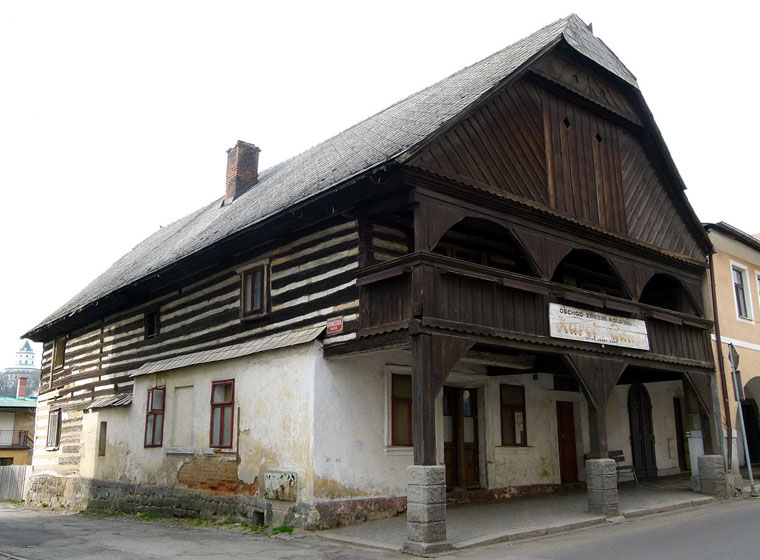 Деревянный дом в Соботке Современное фото