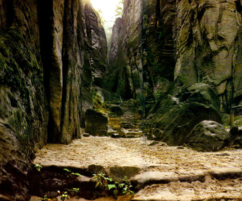 Императорский коридор в скалах