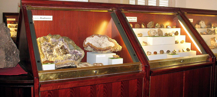 Нова Пака городской музей драгоценных камней